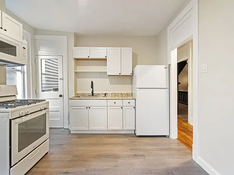 701 Brownsville Rd — Photo 31