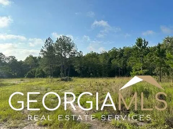 121 Walkers Ridge Trl, Waynesville, GA 31566