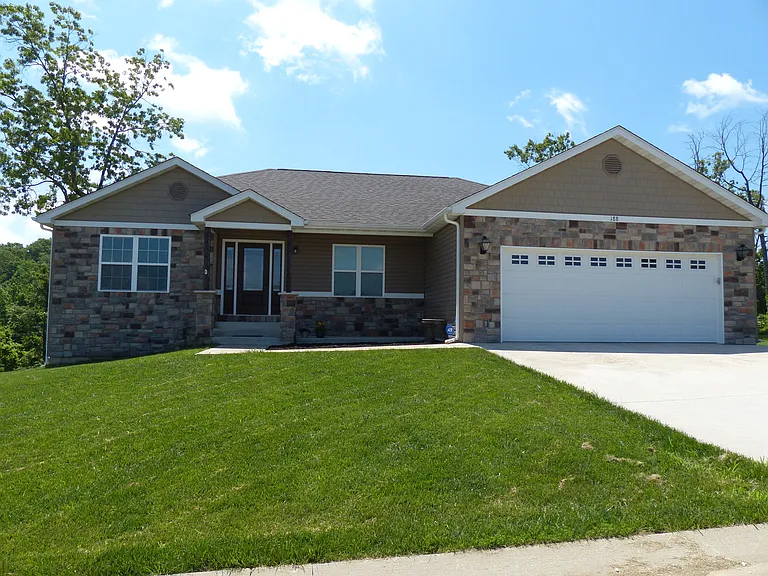 188 Ridgeview Dr — Photo 2