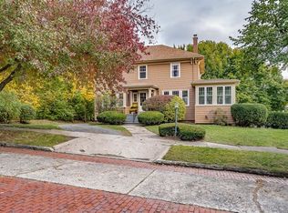 2 Loomis Ave, Holyoke, MA 01040