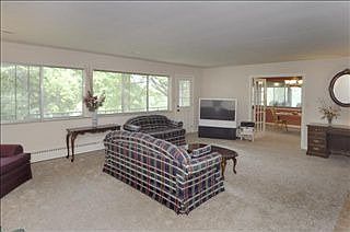 4th image of 3928 Keeweenaw Dr NE