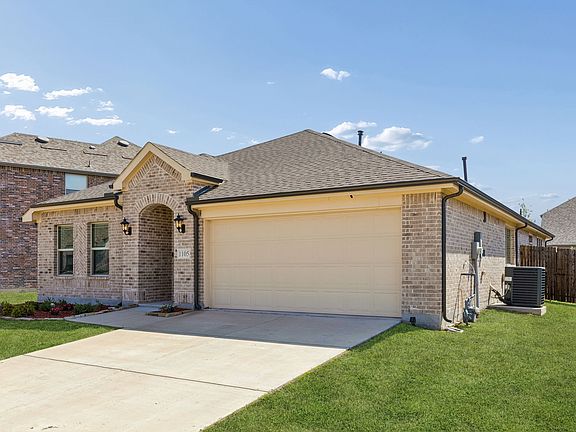 3rd image of 1105 Mapleton Dr