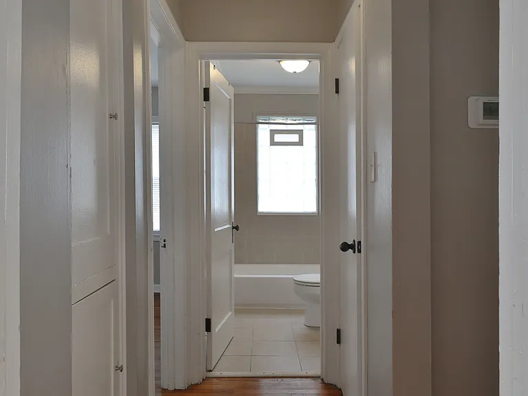 2725 Allegheny Ave — Photo 12