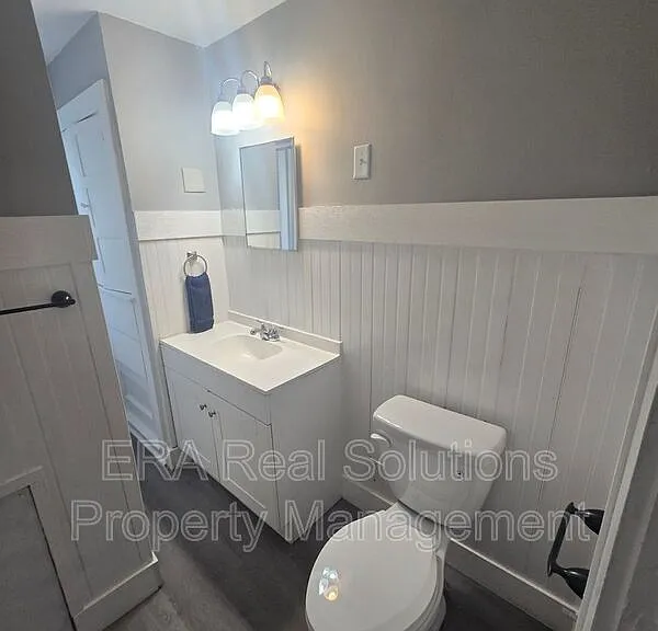 54 N Ogden Ave — Photo 19