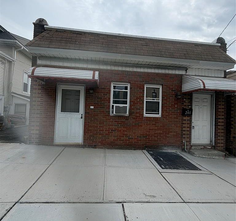1st image of 246 Harrison Avenue