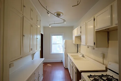 Fremont Apartments | 3200 Photo 1