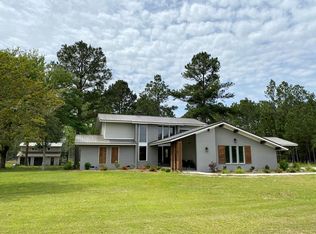 211 Sand Ridge Ln, Nashville, GA 31639