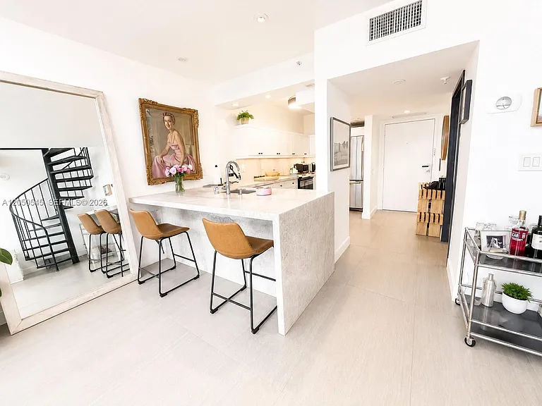 555 NE 15th St #T6 — Photo 8