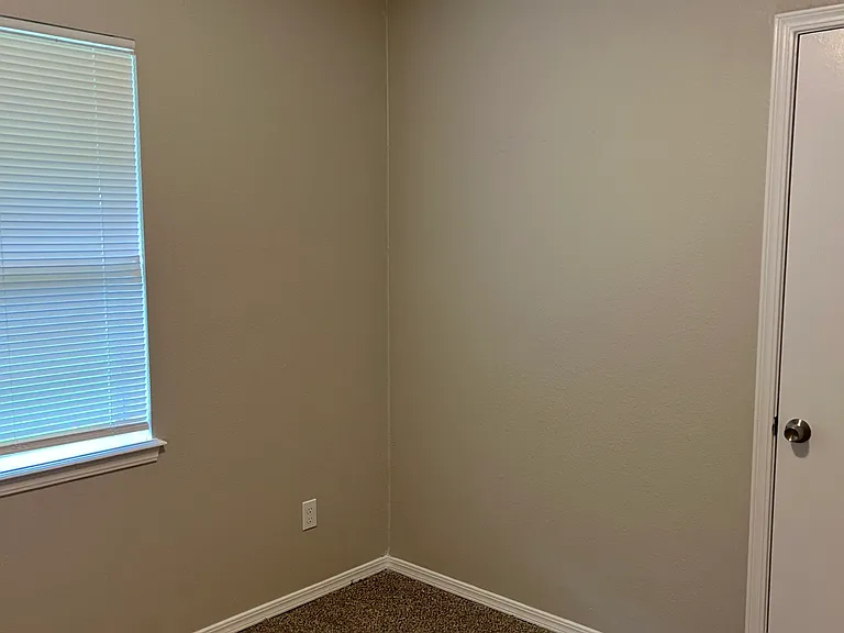 513 Redwood Dr — Photo 10