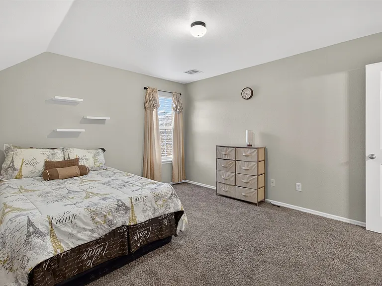1004 S 75th St — Photo 38