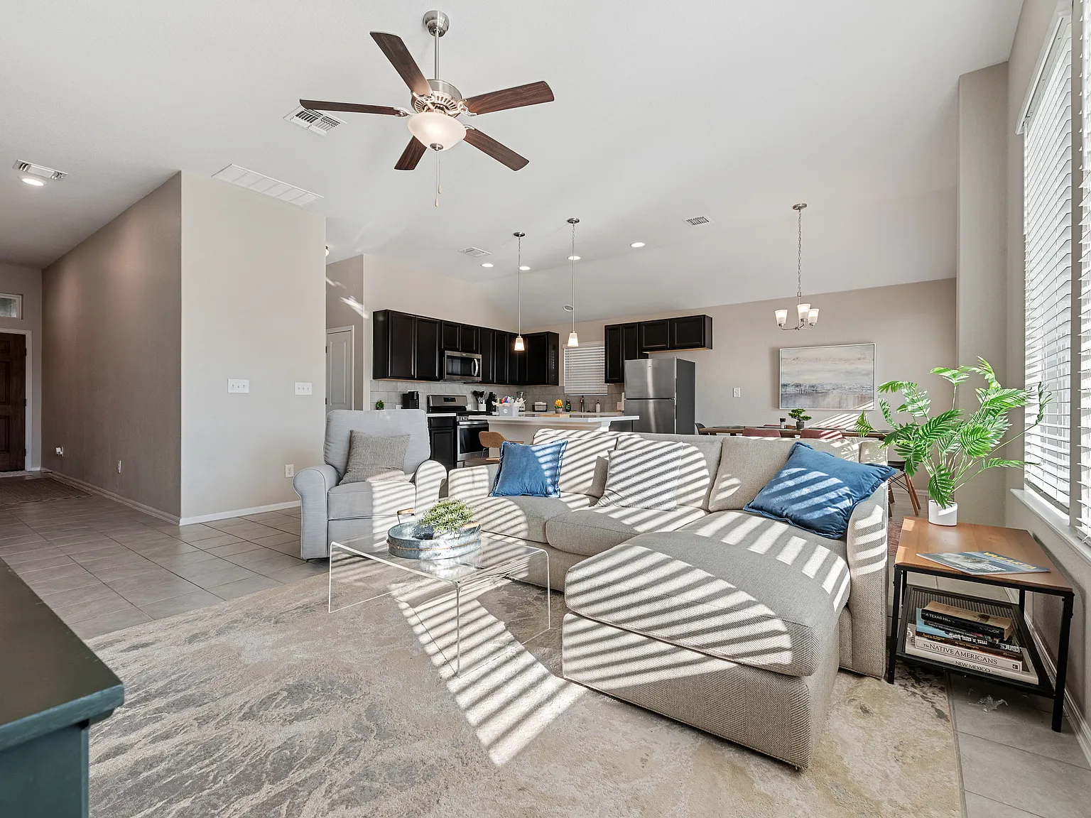 3 bed, 1432 sqft, $6,318 — Photo 3