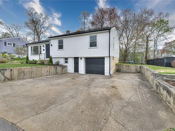 2nd image of 27 Vincenzo Dr