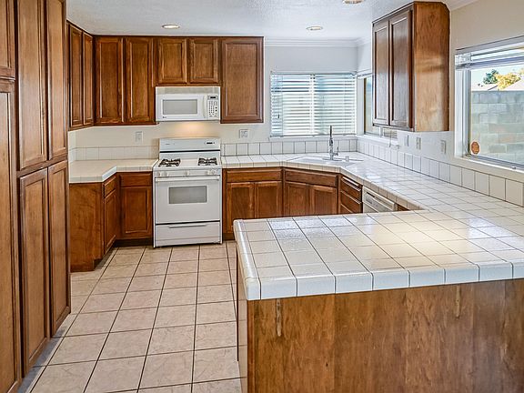 3rd image of 1759 W Avenue K10