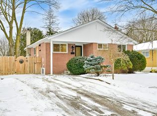 3 Davidson Rd, Aurora, ON L4G 2A9