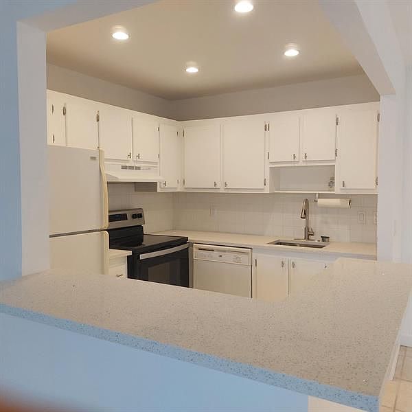 1st image of 523 Saxony Dr #K