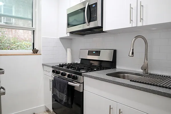 Sold by Row Real Estate LLC | media 5