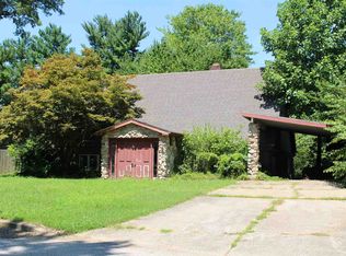 1206 Tree Top Ln, Evansville, IN 47712