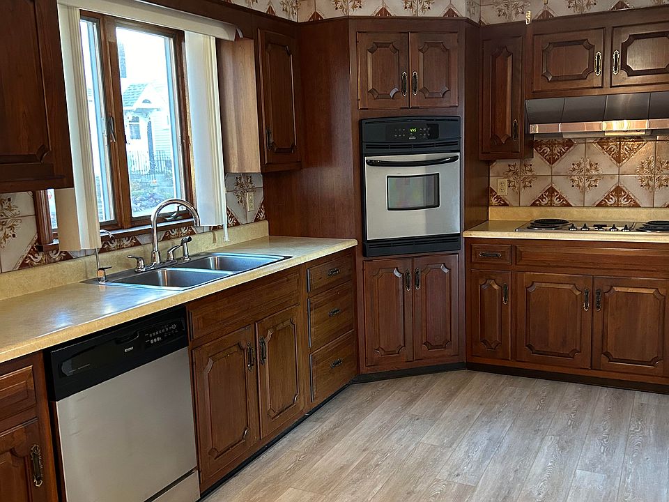 1st image of 101 Centennial Ave #2