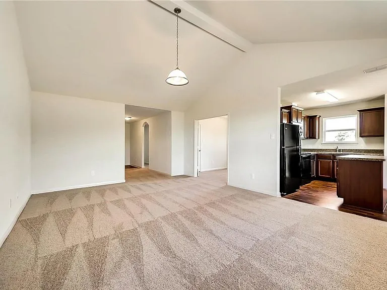 1810 Clegg St — Photo 7