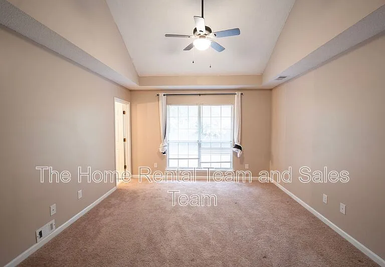 428 Floyd Cir — Photo 12