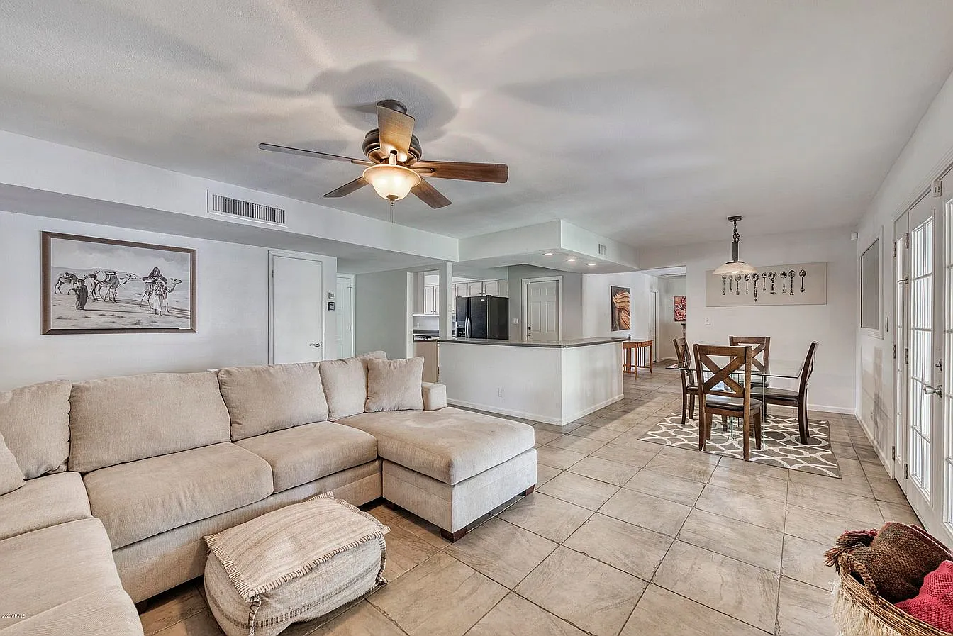 4 bed, 1853 sqft, $4,599 — Photo 2