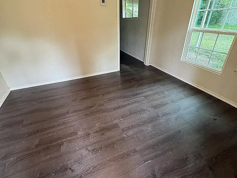 313 N Flat St — Photo 6