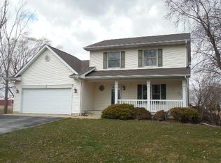 915 E Roxanna Cir, Kankakee, IL 60901