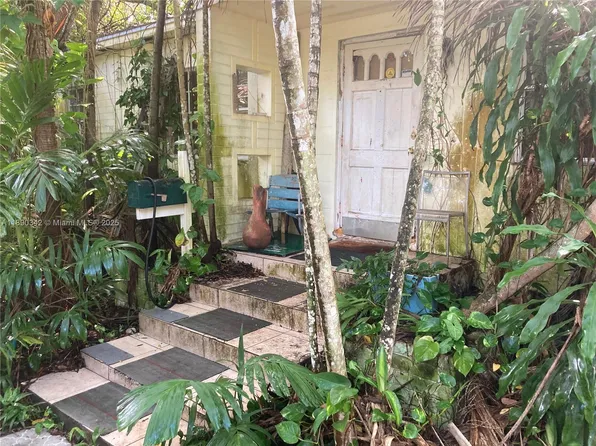 6600 SW 64th Ct, South Miami, FL 33143