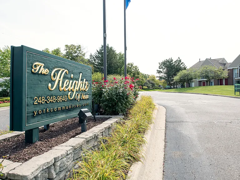 Heights of Novi Apartments — Photo 21