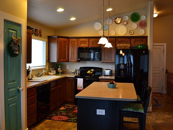 3rd image of 363 S 2070 E