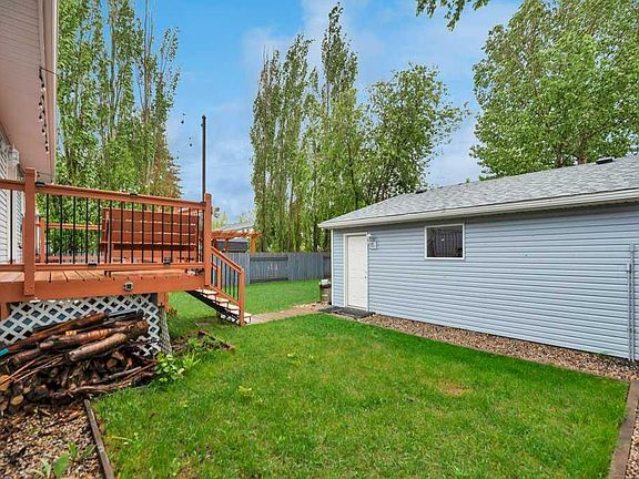 2nd image of 119 N Strathaven Cres