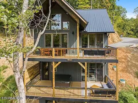 2nd image of 220 Jolene Way