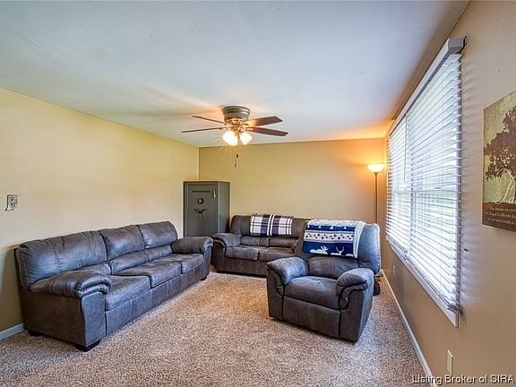 3rd image of 705 Poplar Street NE