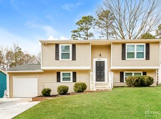 7906 Monfreya Ct, Charlotte, NC 28212