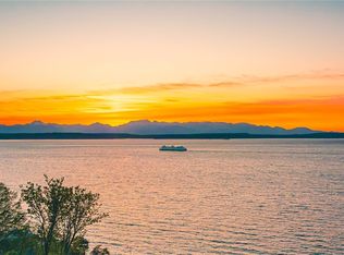 1017 California Ln SW, Seattle, WA 98116