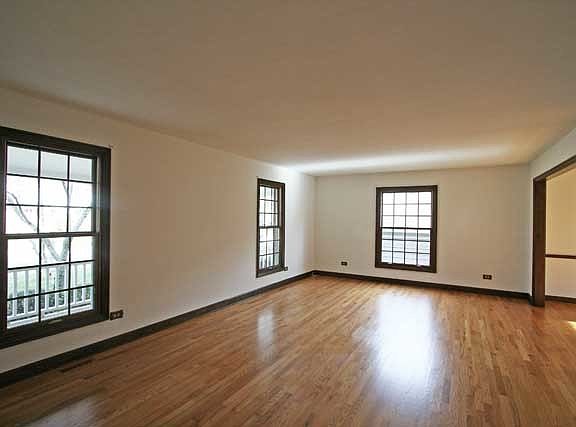 3rd image of 313 Chatelaine Ct