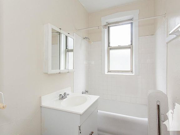 5th image of 550 W Aldine Ave #N3a
