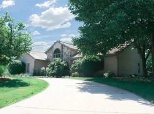 W237N3355 Five Fields Rd, Pewaukee, WI 53072