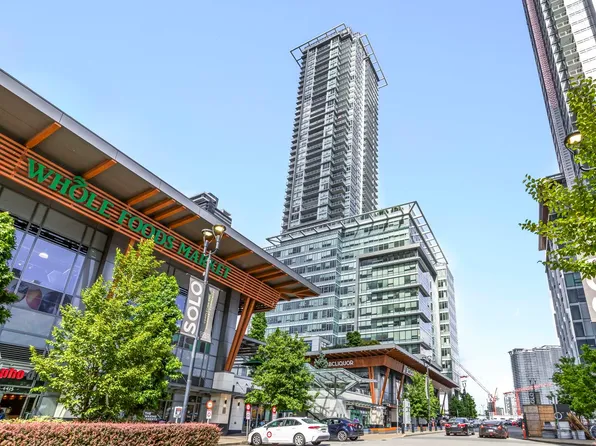 4485 Skyline Dr #2602, Burnaby, BC V5C 0J2