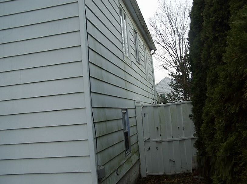 2nd image of 49 Barrington St