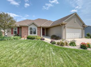 596 Lambert Dr, Slinger, WI 53086