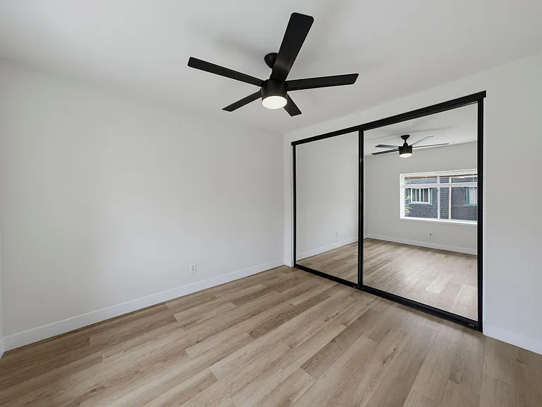 20368 Flora Ln — Photo 18
