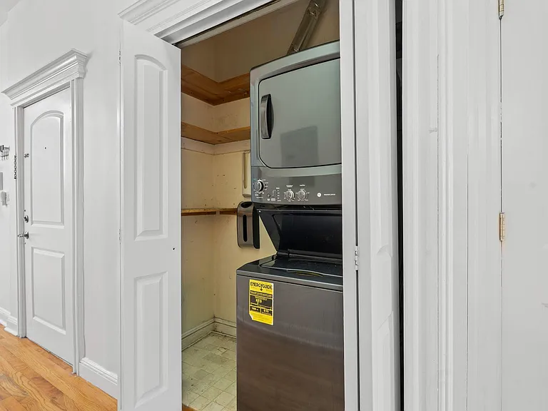 349 7th St #3R — Photo 13