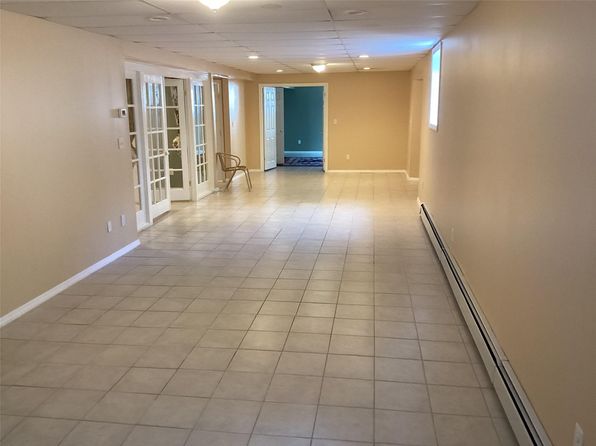 2 Debron Ct