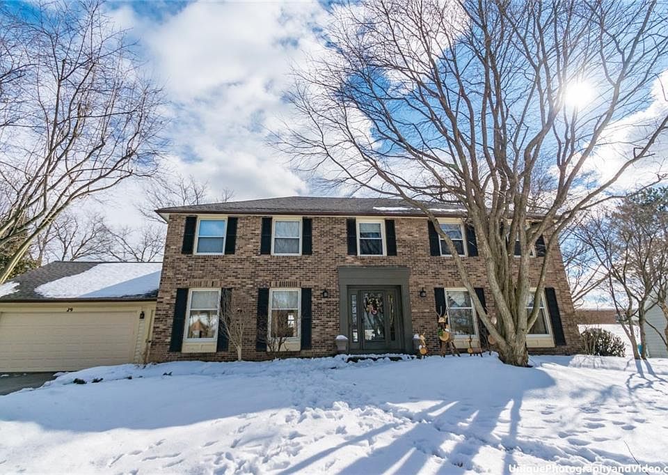 1st image of 29 Oak Meadow Trl
