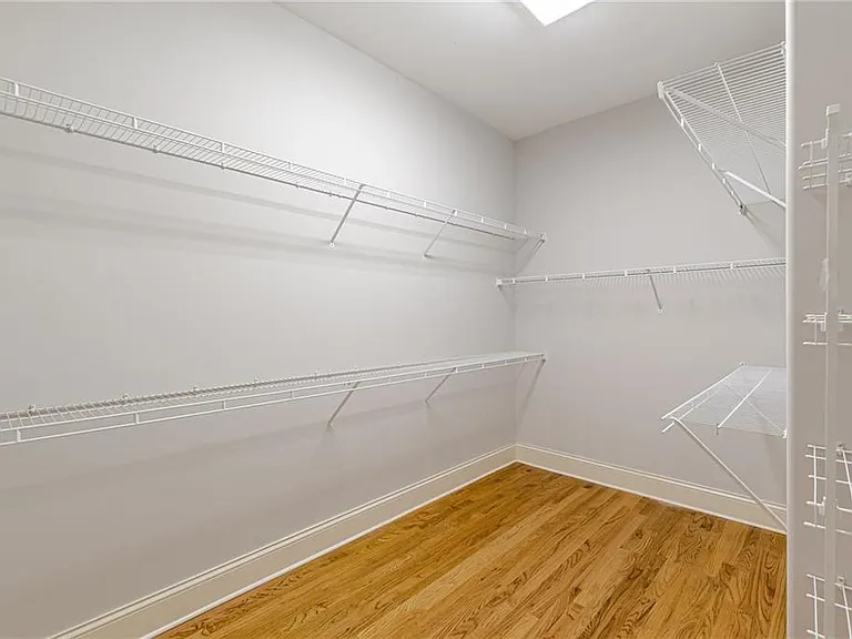 1645 Woodward Way — Photo 27