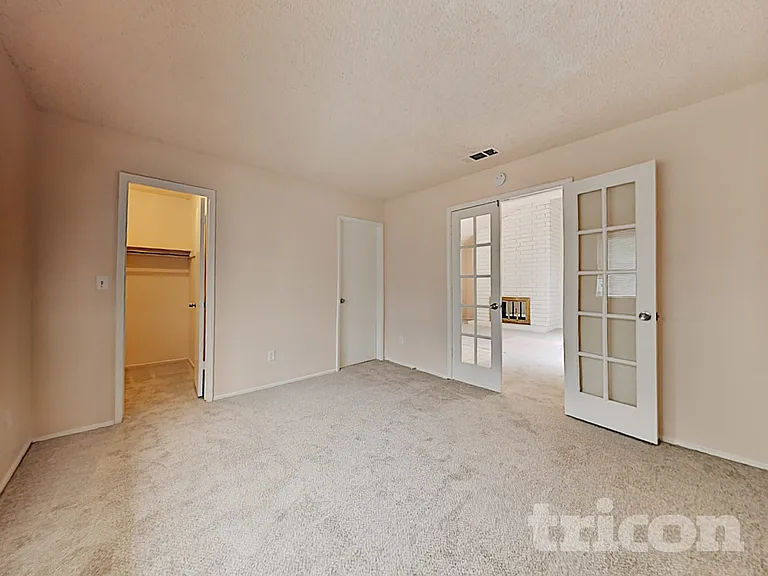 3239 Hartford Ave — Photo 10