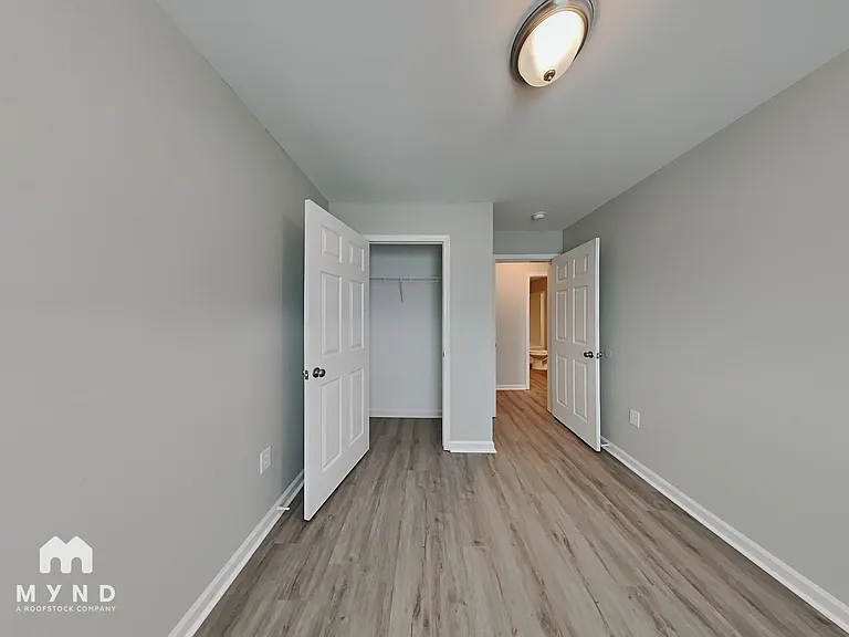 215 Clear Water Dr — Photo 14