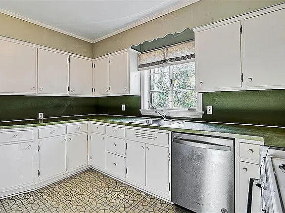 1402 Roanoke Dr — Photo 14