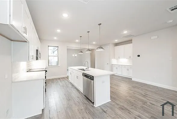 9709 Thorncrown Ln — Photo 34